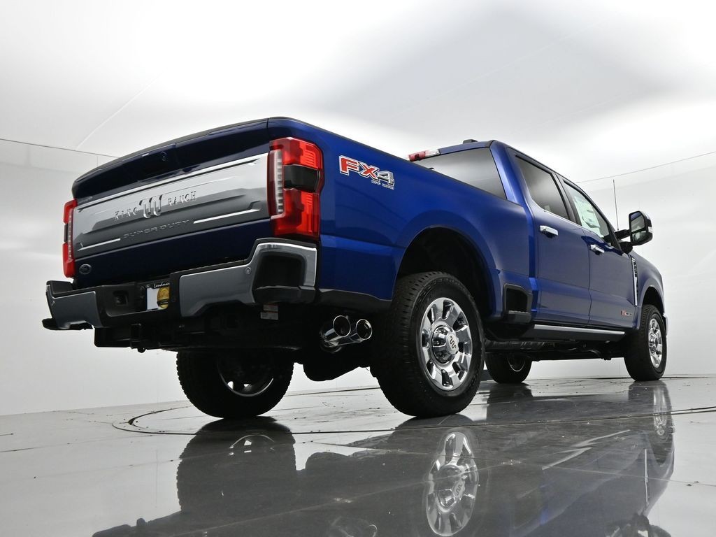 Ford F-250SD Vehicle Full-screen Gallery Image 25