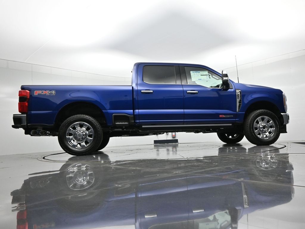 Ford F-250SD Vehicle Full-screen Gallery Image 26