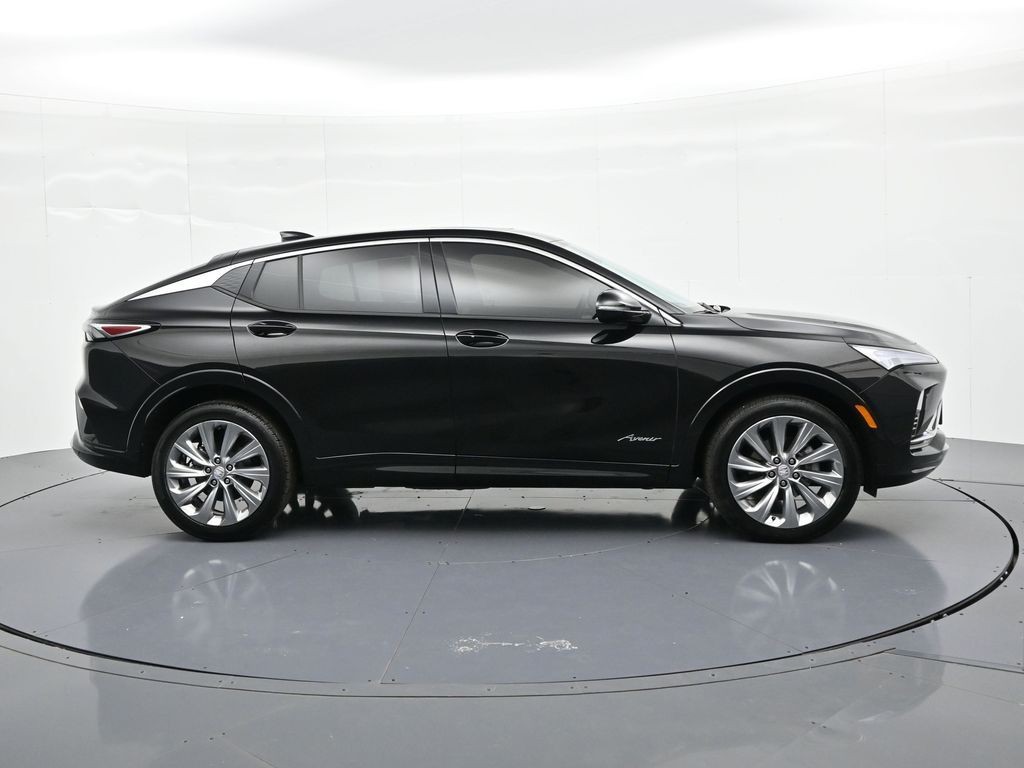 Buick Envista Vehicle Full-screen Gallery Image 05