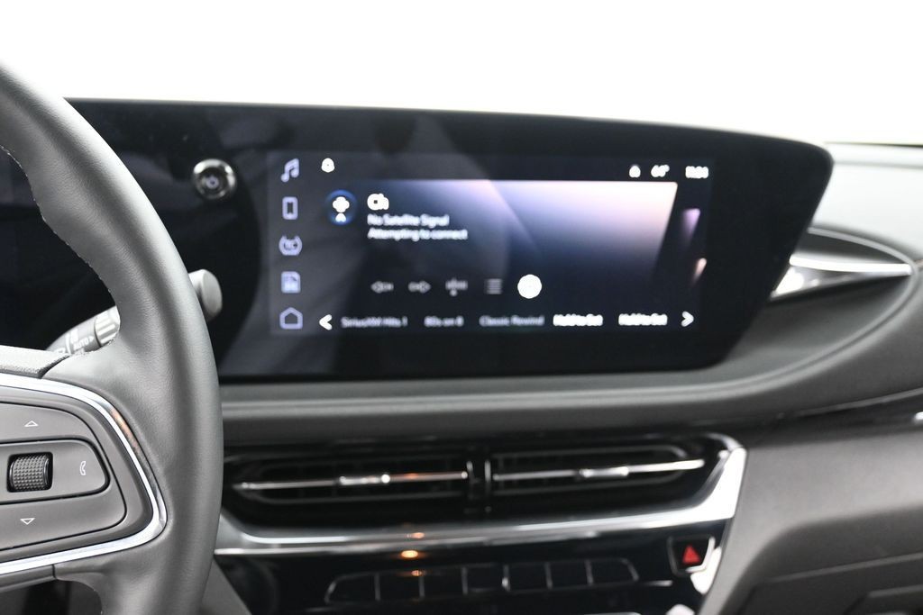 Buick Envista Vehicle Full-screen Gallery Image 11