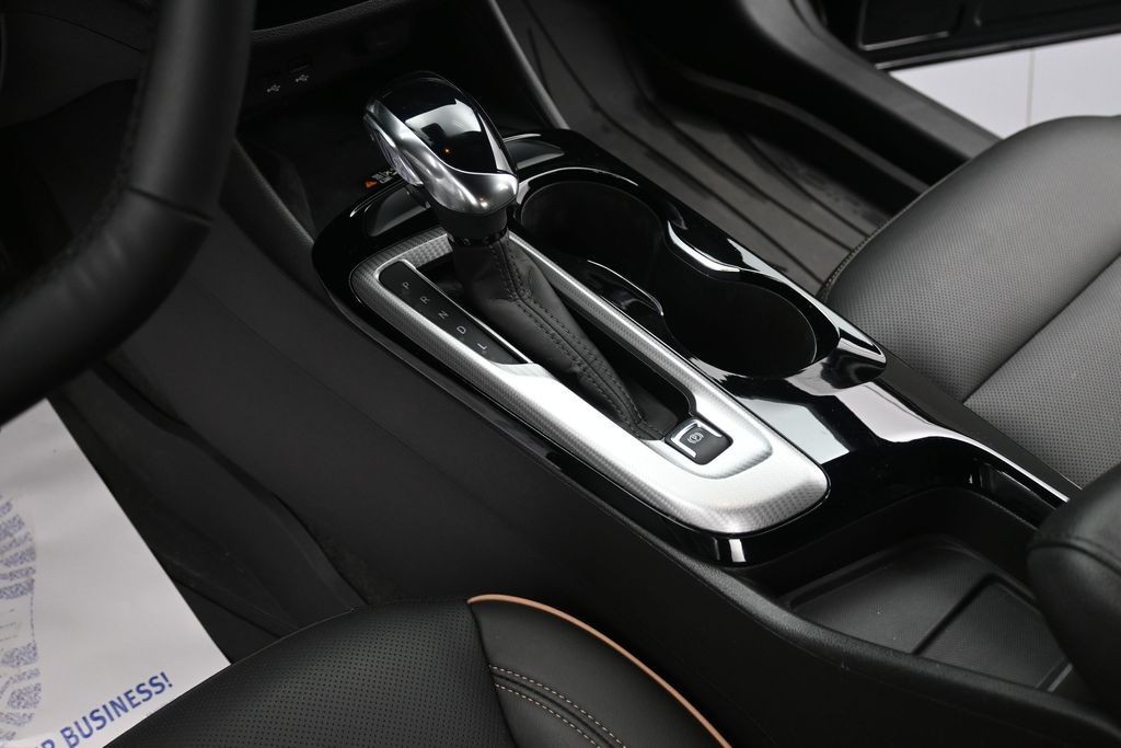 Buick Envista Vehicle Full-screen Gallery Image 13