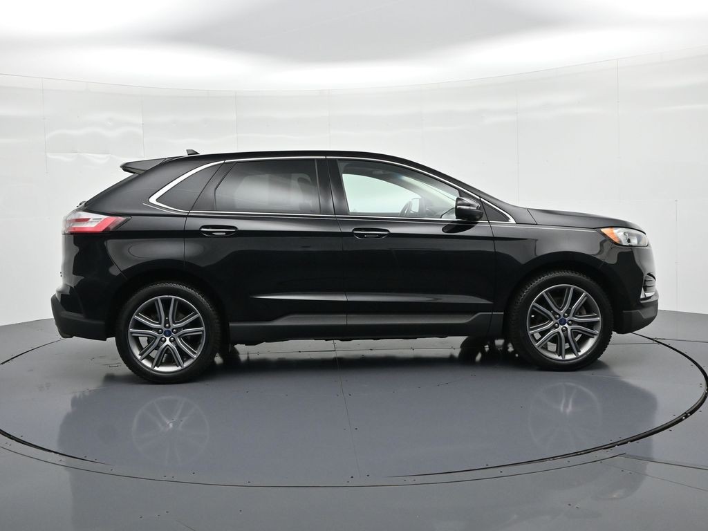 Ford Edge Vehicle Full-screen Gallery Image 05