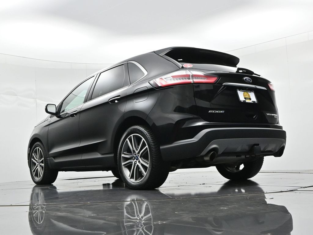 Ford Edge Vehicle Full-screen Gallery Image 19