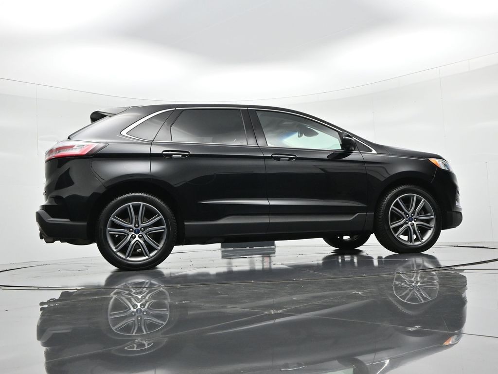 Ford Edge Vehicle Full-screen Gallery Image 22