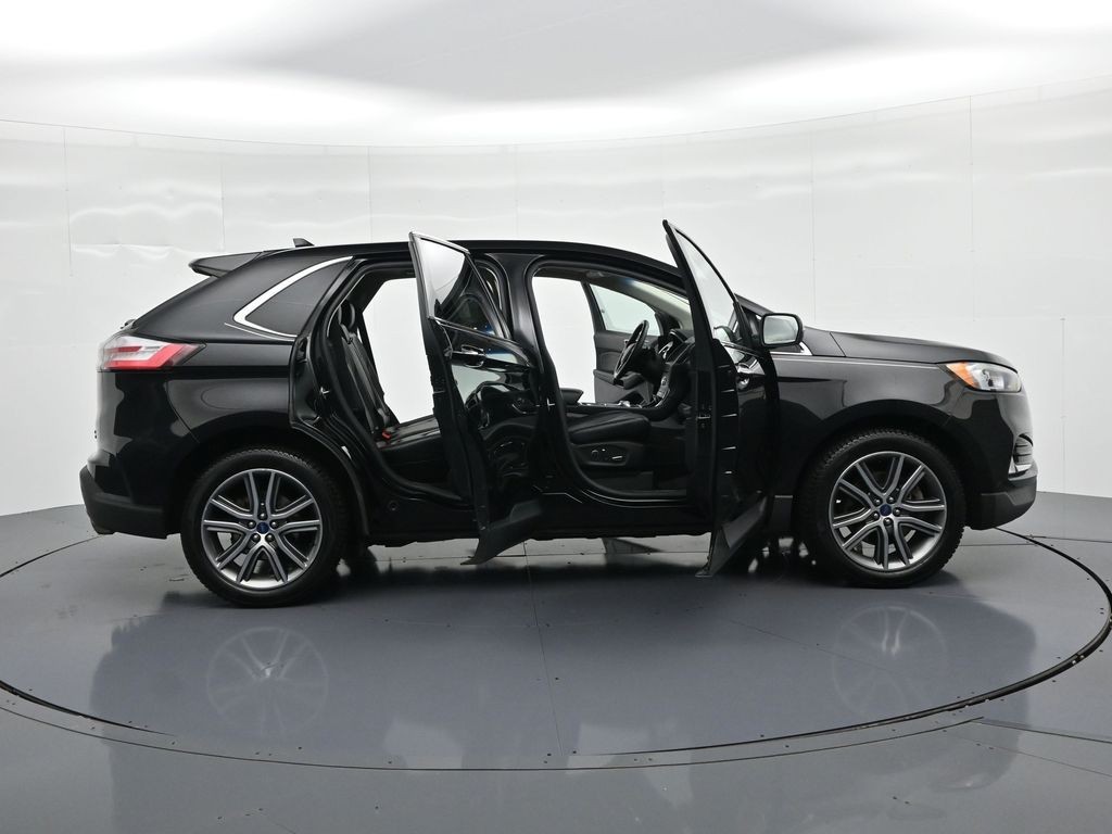Ford Edge Vehicle Full-screen Gallery Image 23