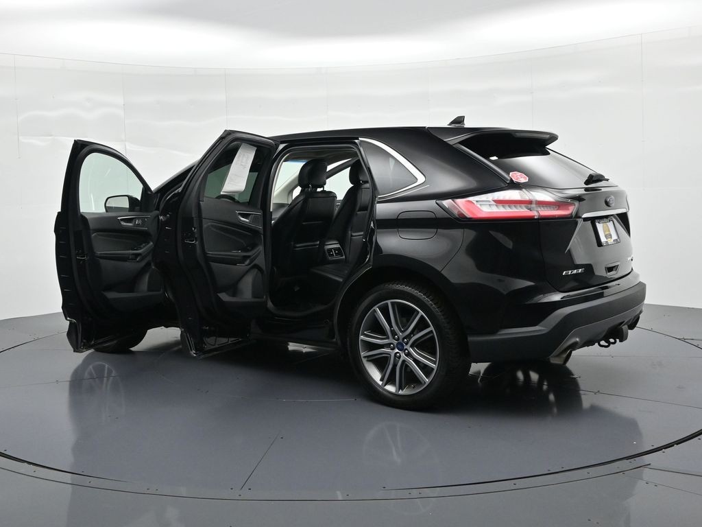 Ford Edge Vehicle Full-screen Gallery Image 24
