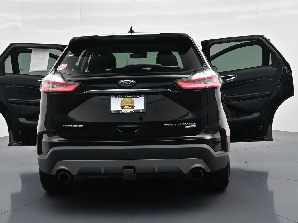 Ford Edge Vehicle Full-screen Gallery Image 26