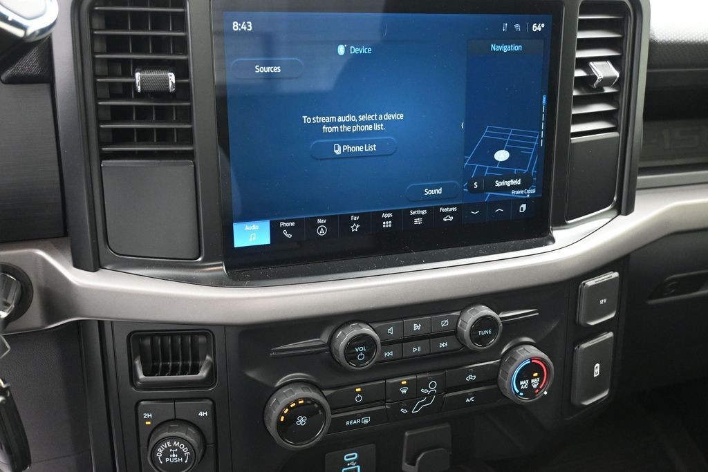 Ford F-150 Vehicle Full-screen Gallery Image 12