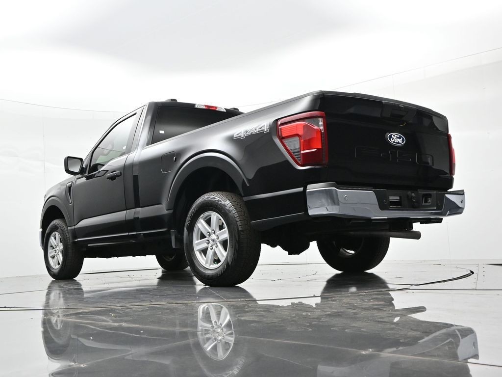 Ford F-150 Vehicle Full-screen Gallery Image 18