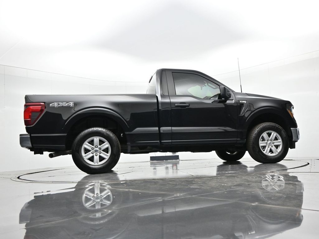 Ford F-150 Vehicle Full-screen Gallery Image 21