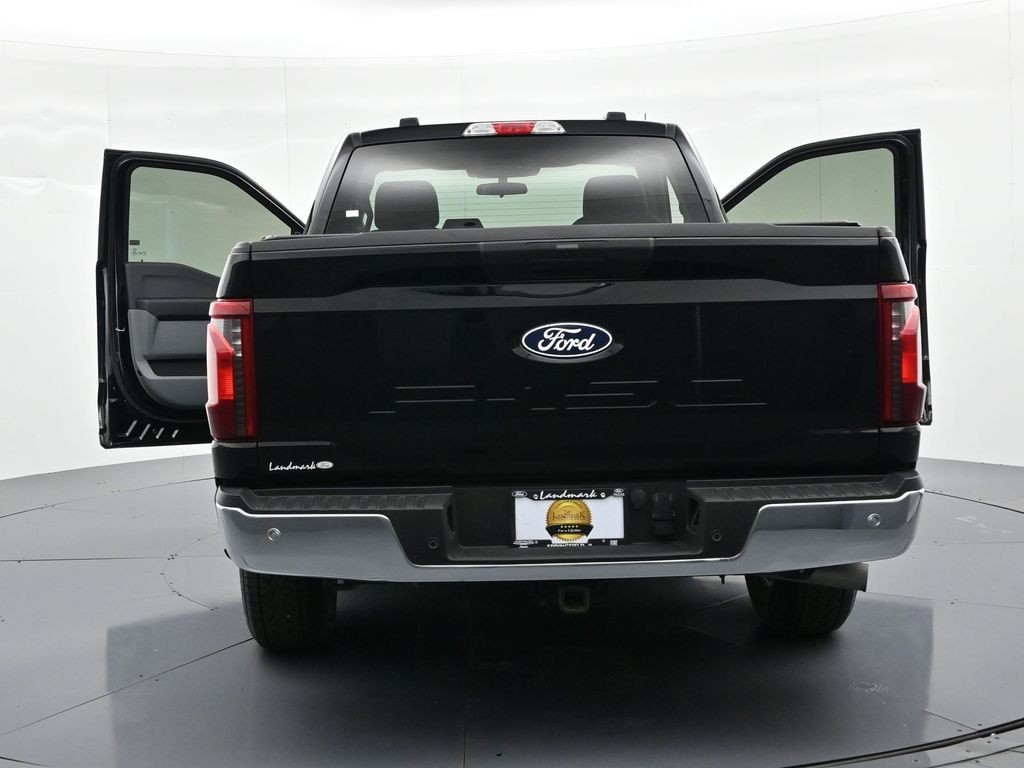 Ford F-150 Vehicle Full-screen Gallery Image 25