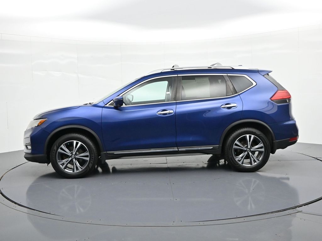 Nissan Rogue Vehicle Full-screen Gallery Image 09