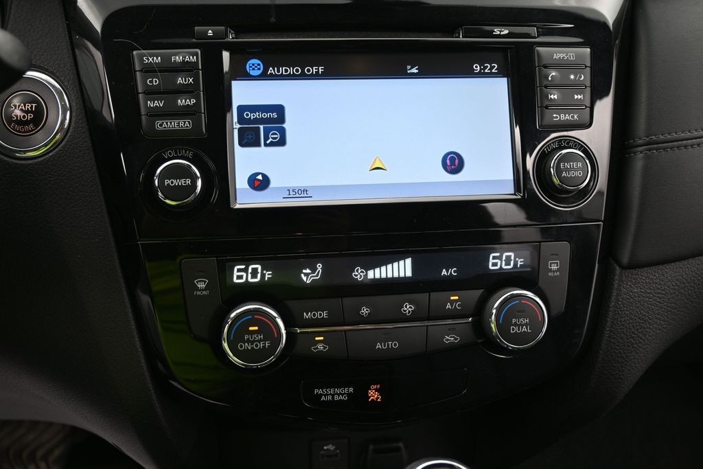 Nissan Rogue Vehicle Full-screen Gallery Image 10