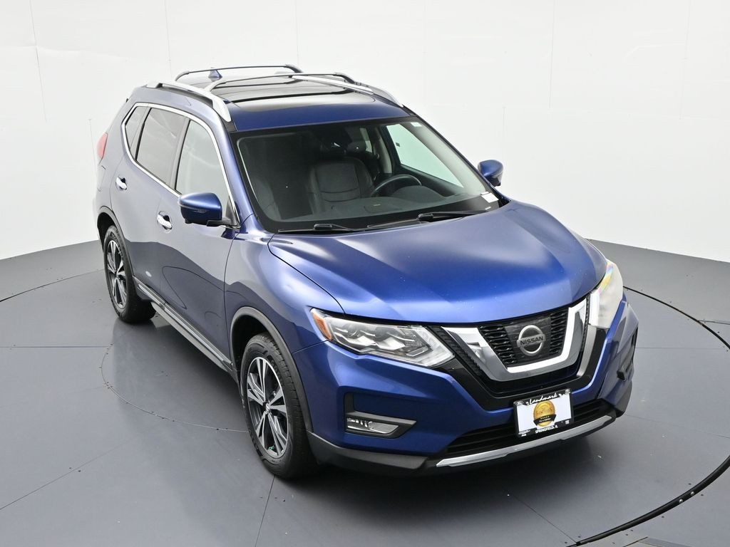 Nissan Rogue Vehicle Full-screen Gallery Image 13