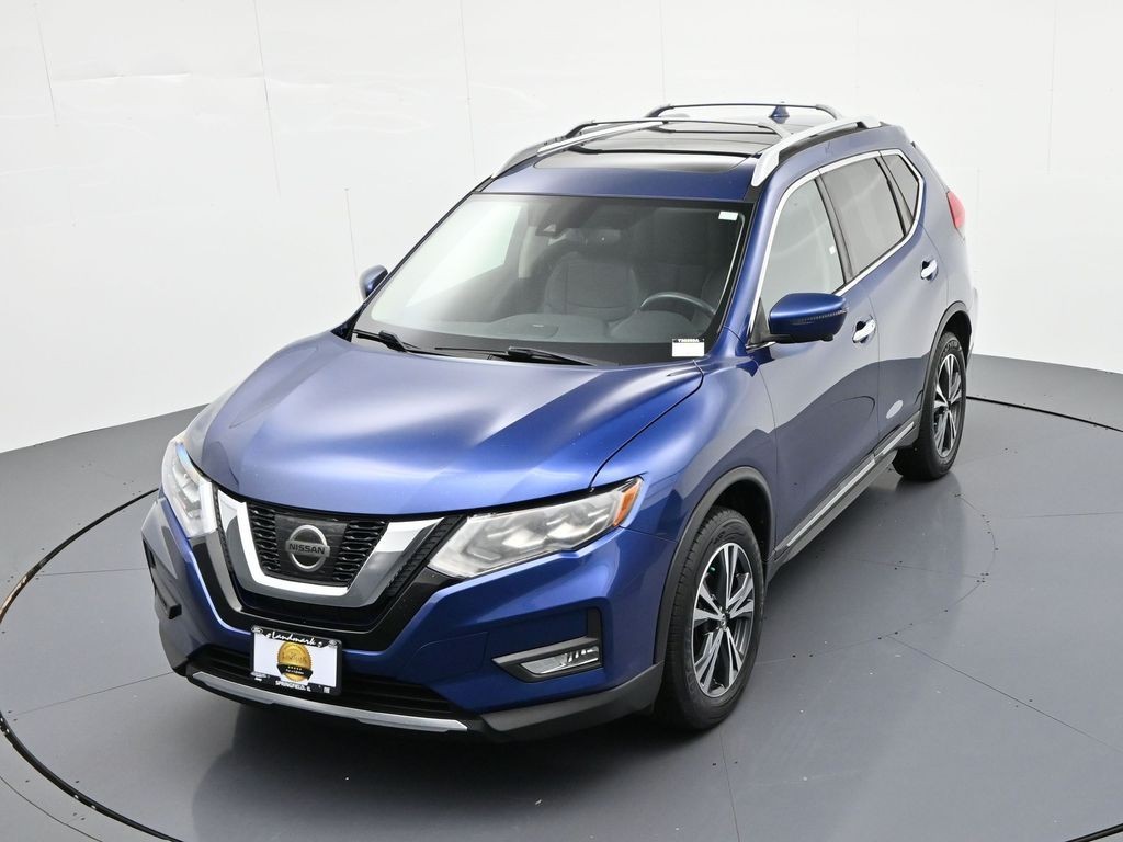 Nissan Rogue Vehicle Full-screen Gallery Image 15