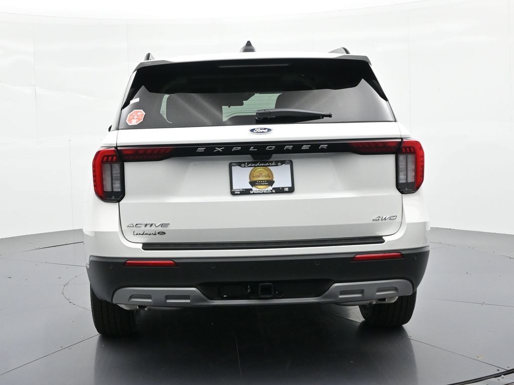 Ford Explorer Vehicle Full-screen Gallery Image 7