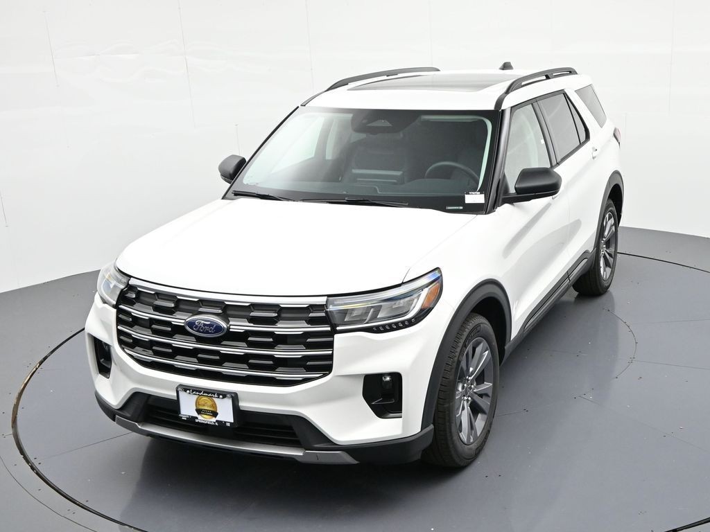 Ford Explorer Vehicle Full-screen Gallery Image 18