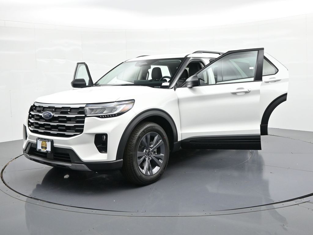Ford Explorer Vehicle Full-screen Gallery Image 26