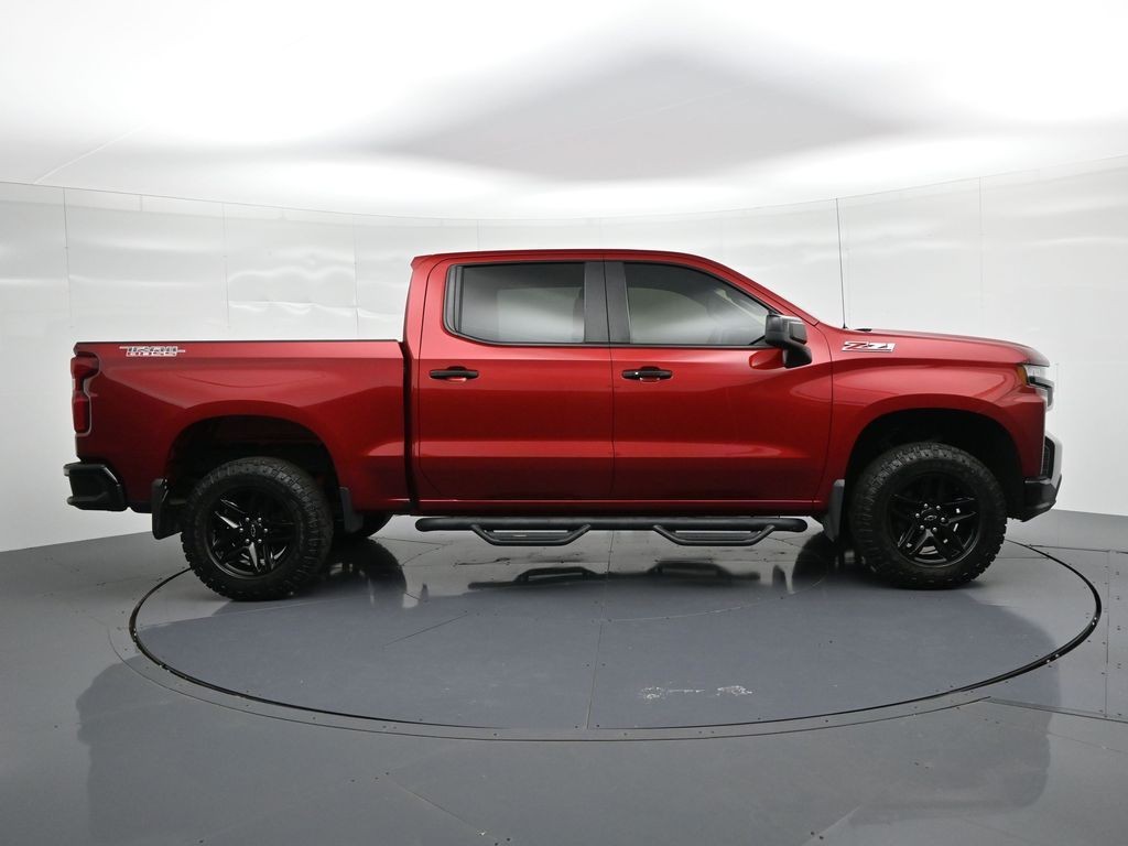 Chevrolet Silverado 1500 LTD Vehicle Full-screen Gallery Image 5