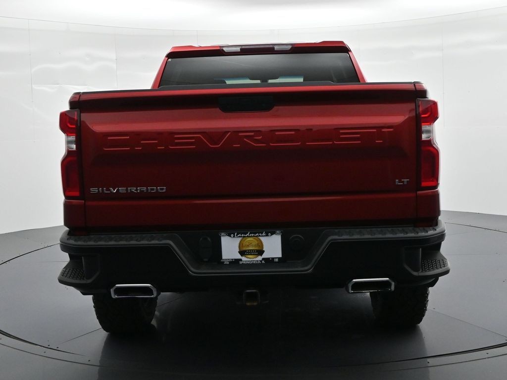 Chevrolet Silverado 1500 LTD Vehicle Full-screen Gallery Image 7