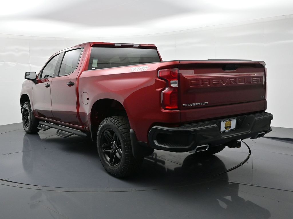 Chevrolet Silverado 1500 LTD Vehicle Full-screen Gallery Image 8
