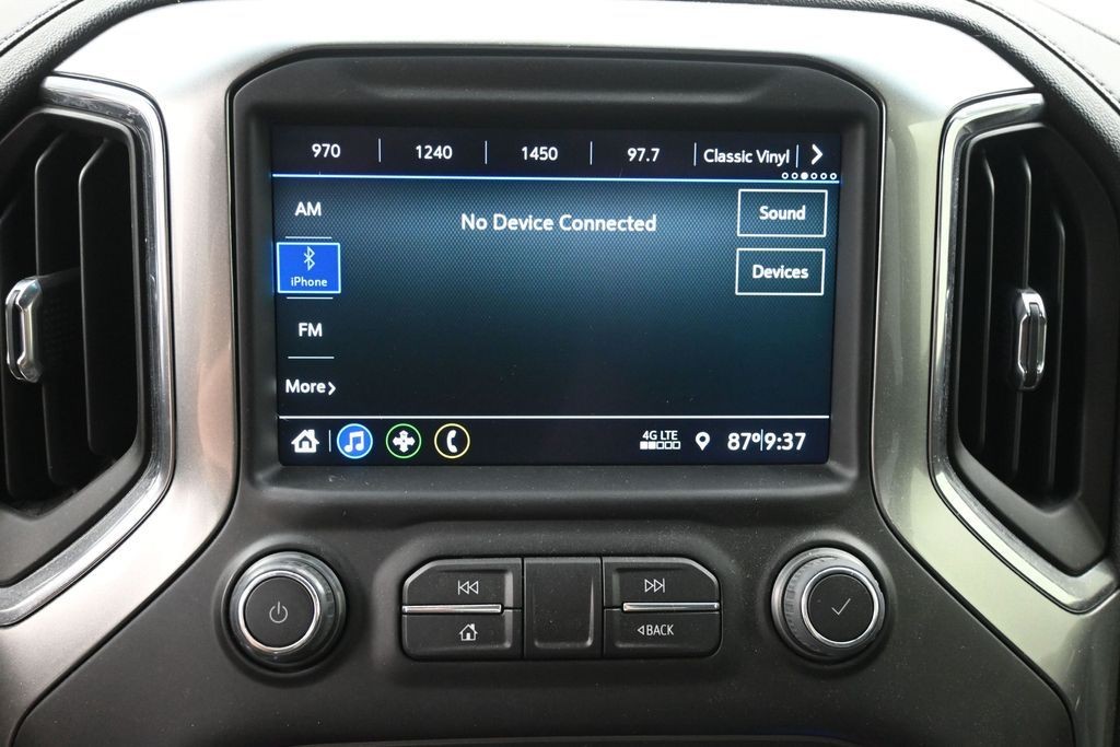 Chevrolet Silverado 1500 LTD Vehicle Full-screen Gallery Image 11