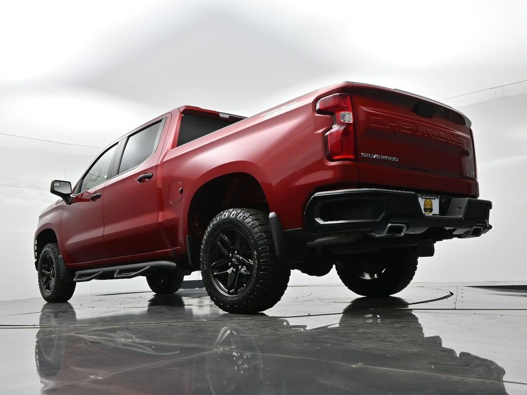 Chevrolet Silverado 1500 LTD Vehicle Full-screen Gallery Image 25