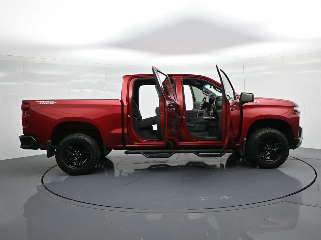Chevrolet Silverado 1500 LTD Vehicle Full-screen Gallery Image 29