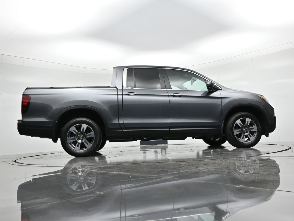 Honda Ridgeline Vehicle Full-screen Gallery Image 29