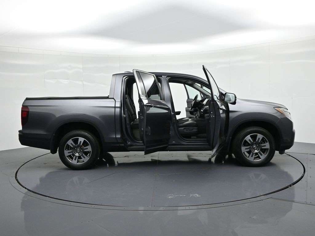 Honda Ridgeline Vehicle Full-screen Gallery Image 30