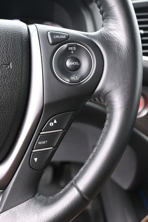 Honda Ridgeline Vehicle Full-screen Gallery Image 17
