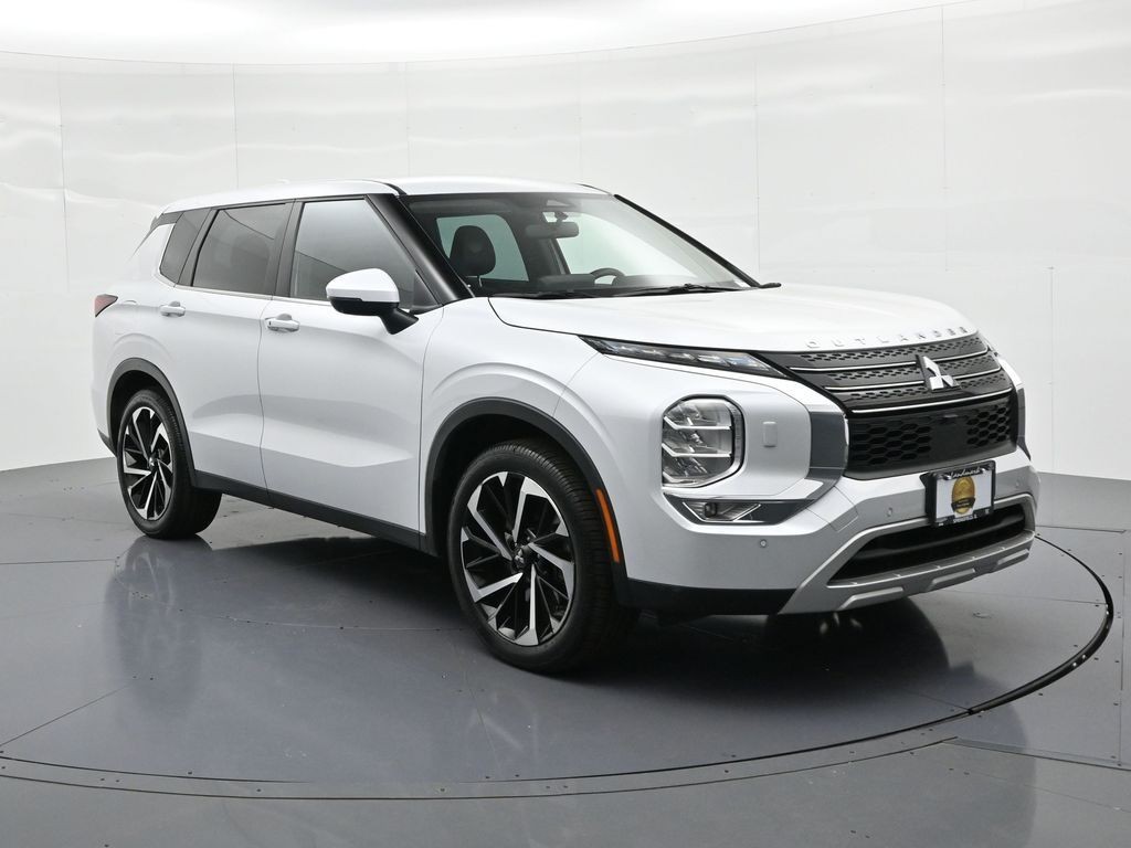 Mitsubishi Outlander Vehicle Full-screen Gallery Image 4