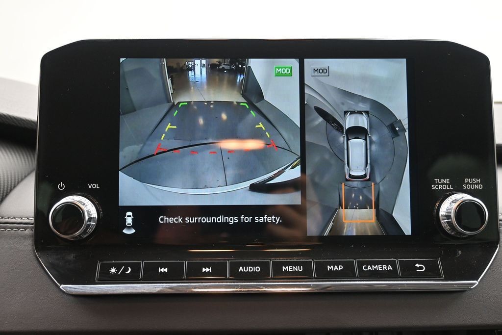 Mitsubishi Outlander Vehicle Full-screen Gallery Image 17