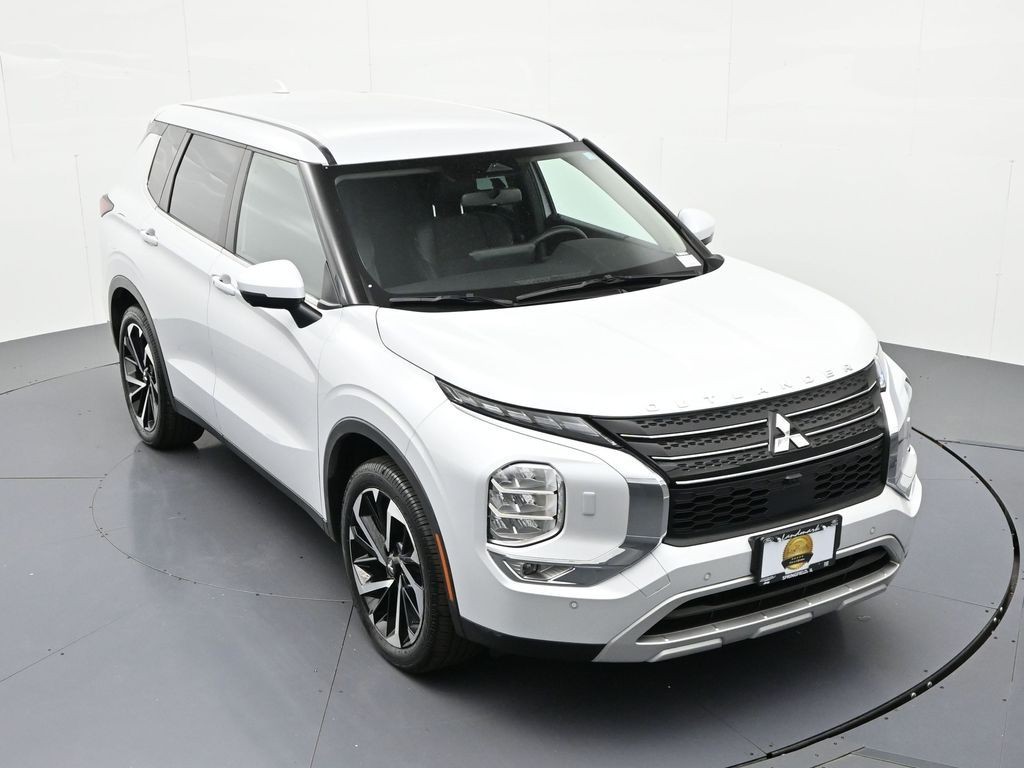 Mitsubishi Outlander Vehicle Full-screen Gallery Image 21
