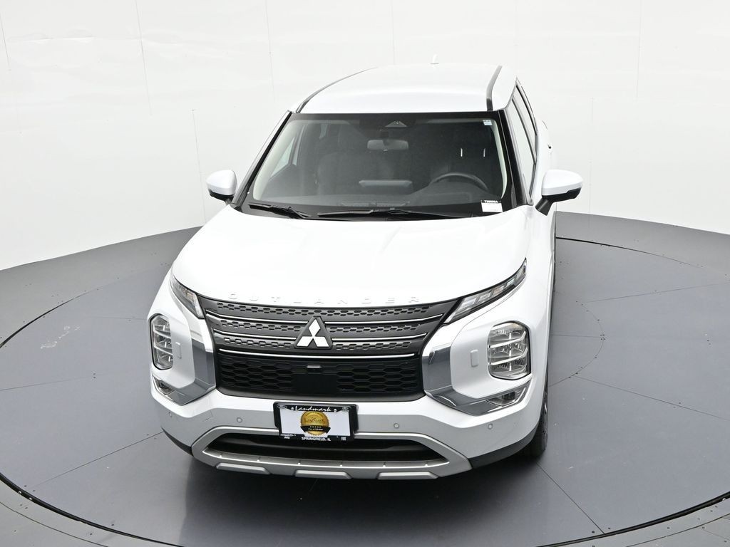 Mitsubishi Outlander Vehicle Full-screen Gallery Image 22