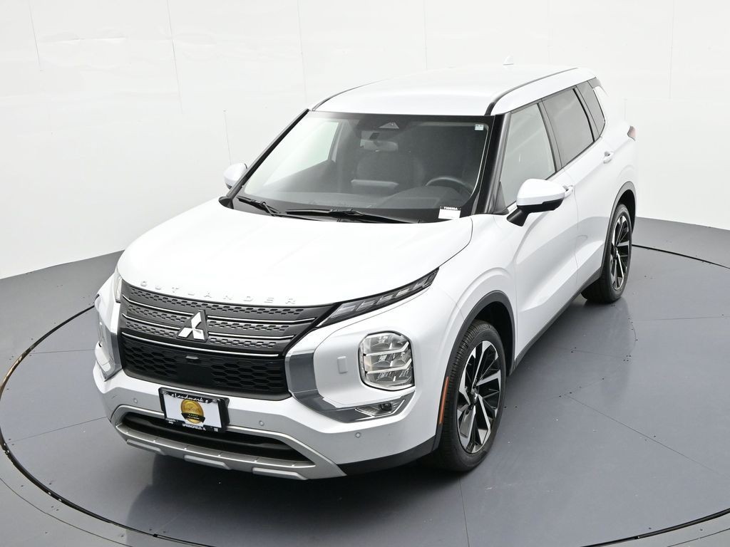 Mitsubishi Outlander Vehicle Full-screen Gallery Image 23