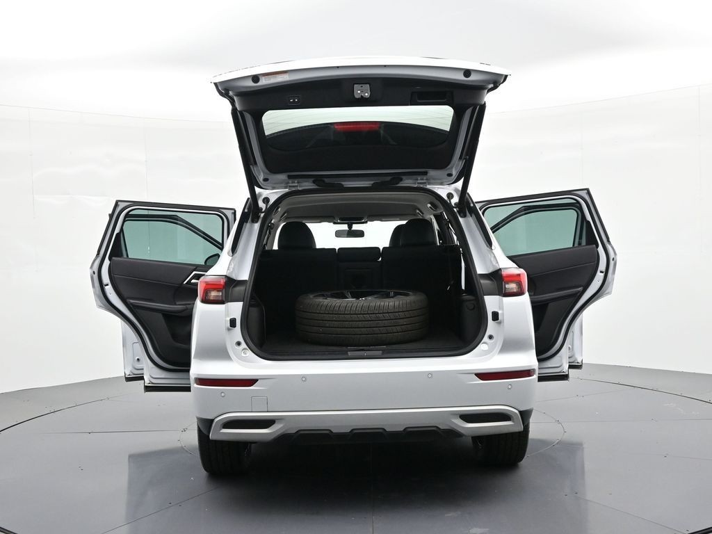 Mitsubishi Outlander Vehicle Full-screen Gallery Image 32
