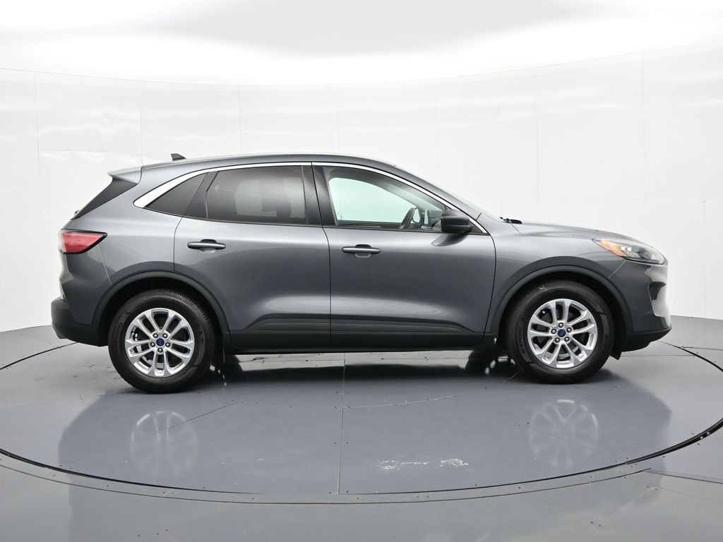 Ford Escape Vehicle Full-screen Gallery Image 5