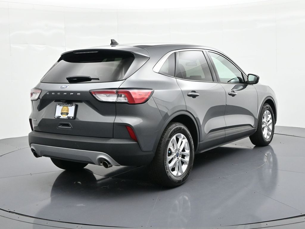 Ford Escape Vehicle Full-screen Gallery Image 6