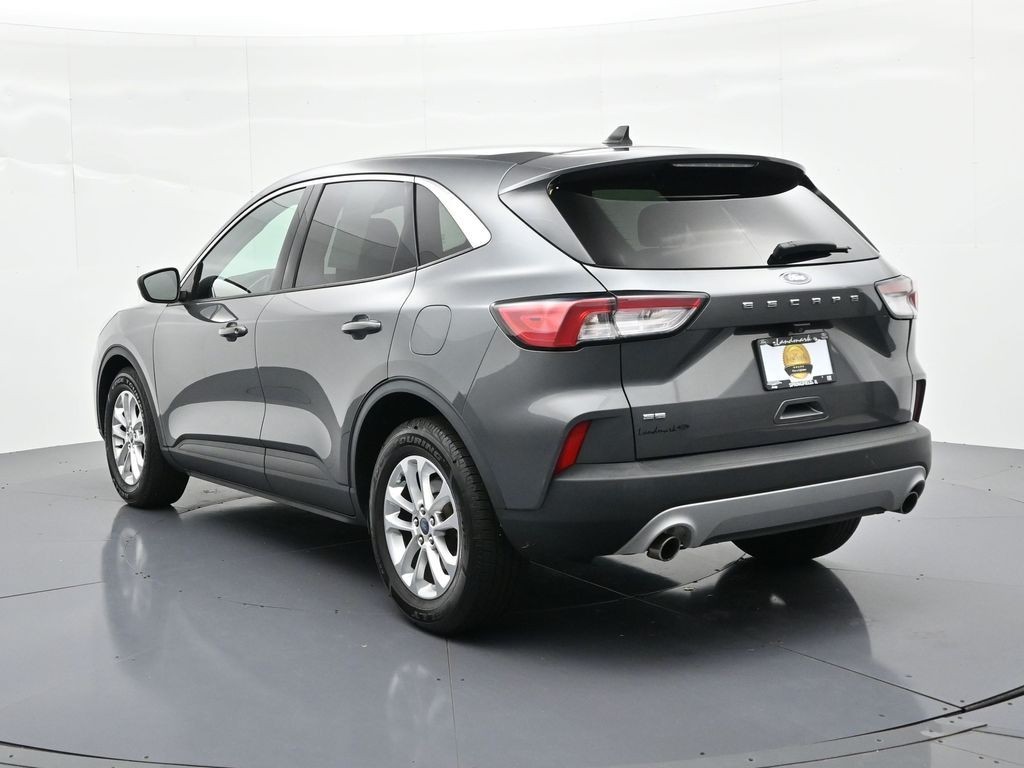 Ford Escape Vehicle Full-screen Gallery Image 8
