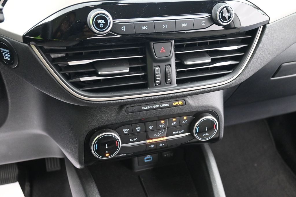 Ford Escape Vehicle Full-screen Gallery Image 11