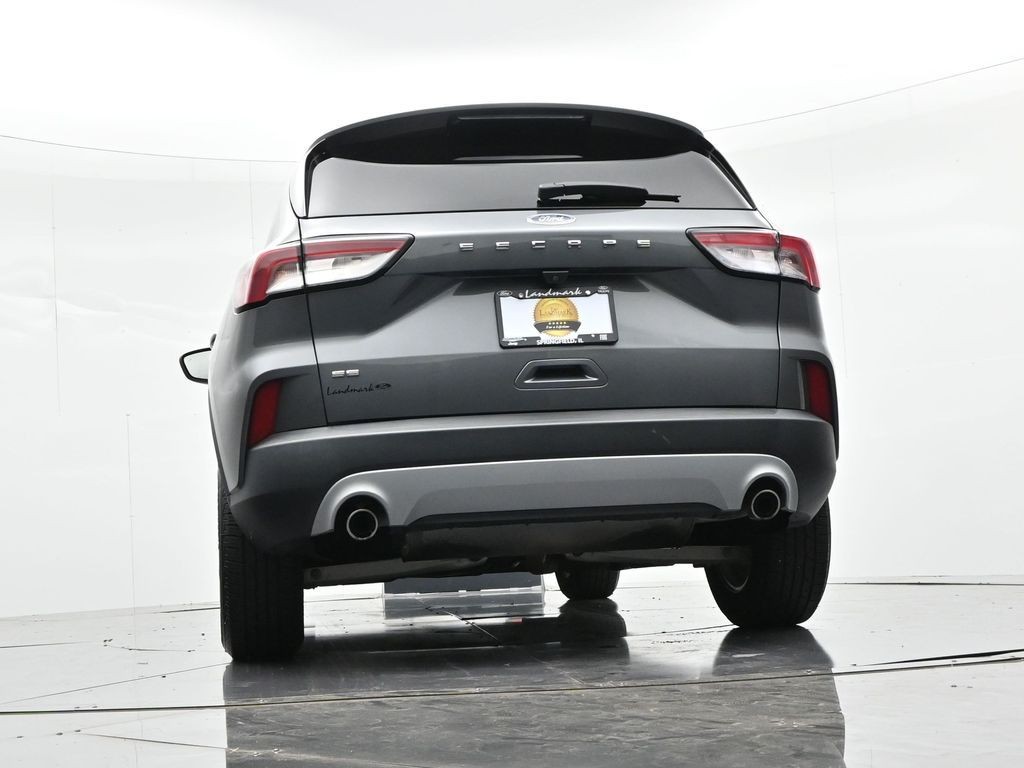 Ford Escape Vehicle Full-screen Gallery Image 18