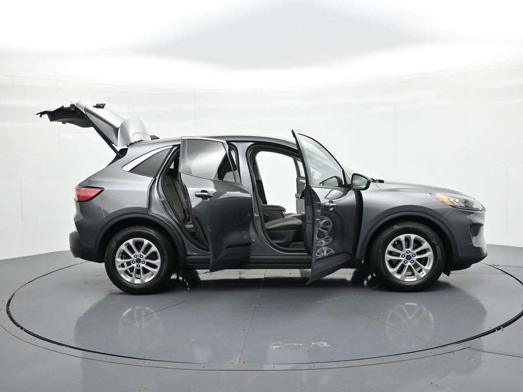 Ford Escape Vehicle Full-screen Gallery Image 21