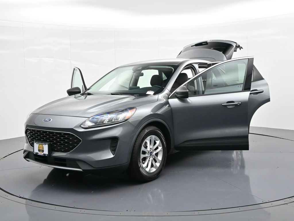 Ford Escape Vehicle Full-screen Gallery Image 23