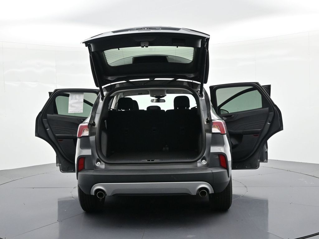 Ford Escape Vehicle Full-screen Gallery Image 24