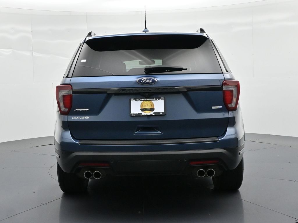 Ford Explorer Vehicle Full-screen Gallery Image 07