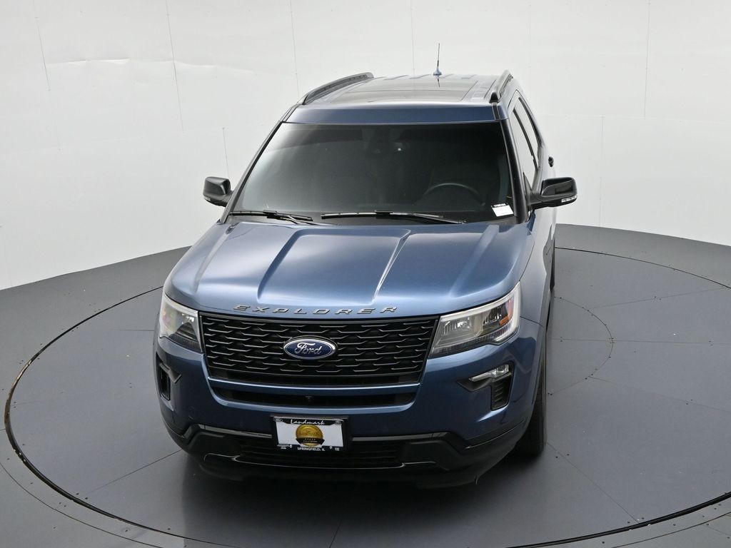Ford Explorer Vehicle Full-screen Gallery Image 17