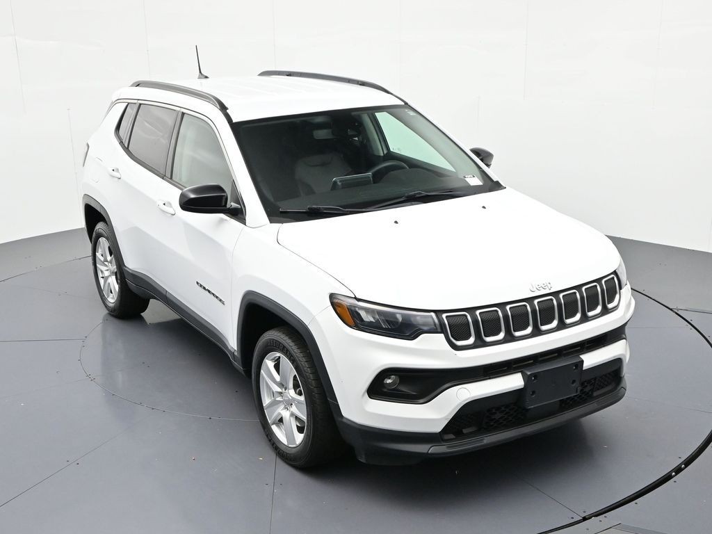 Jeep Compass Vehicle Full-screen Gallery Image 15