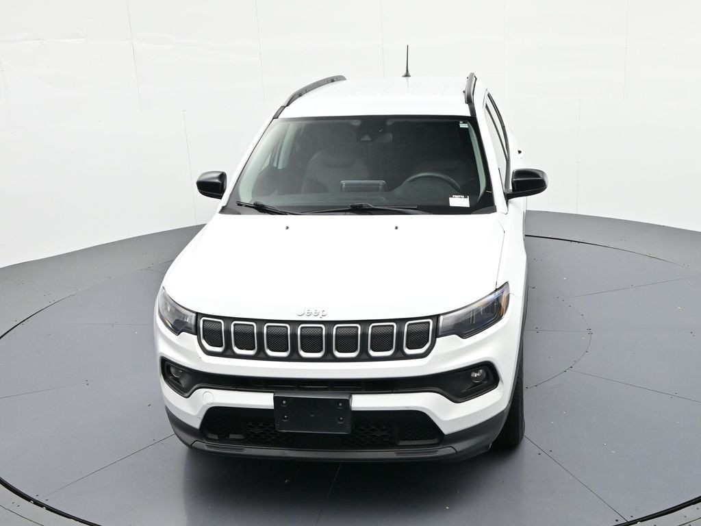 Jeep Compass Vehicle Full-screen Gallery Image 16