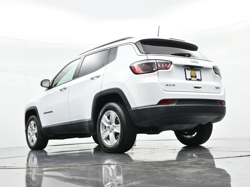 Jeep Compass Vehicle Full-screen Gallery Image 19
